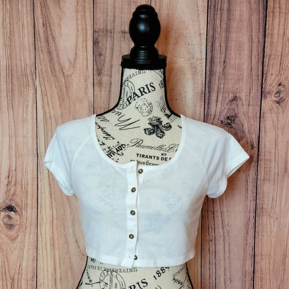 Forever 21 Ivory White Ribbed Button Up Crop Top, Sz S